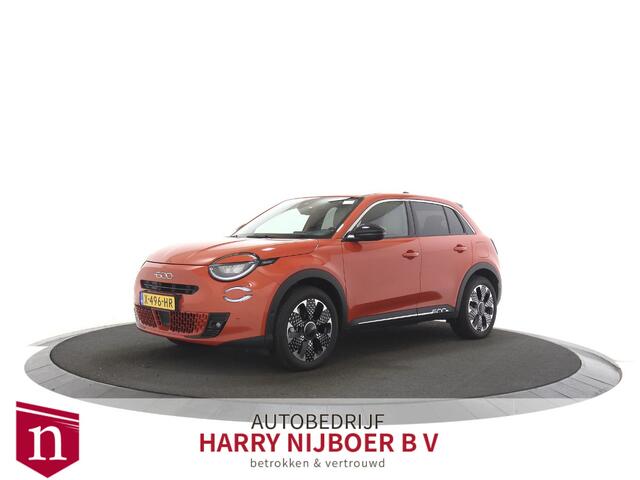 Fiat 600 600e La Prima 54 kWh Lederen bekleding / Achteruitrijcamera / Navigatiesysteem