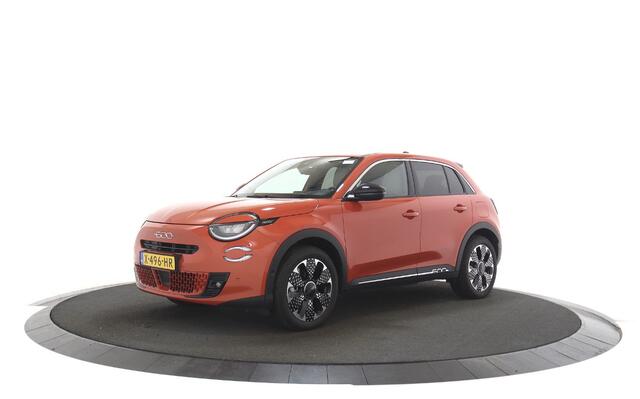Fiat 600 600e La Prima 54 kWh Lederen bekleding / Achteruitrijcamera / Navigatiesysteem