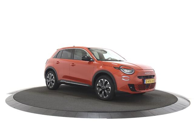 Fiat 600 600e La Prima 54 kWh Lederen bekleding / Achteruitrijcamera / Navigatiesysteem