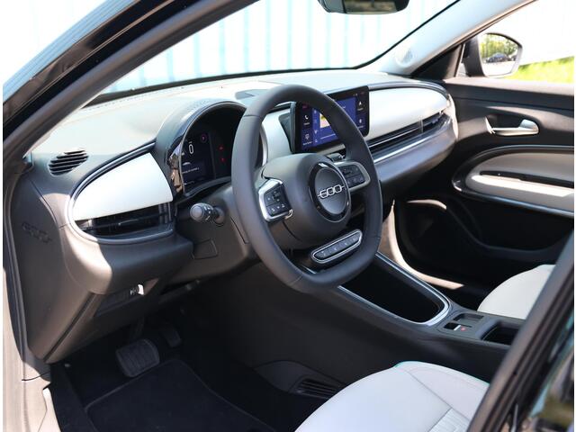 Fiat 600 1.2 110PK Hybrid La Prima | Adaptieve cruise control | Stoelverwarming | Navigatie | Camera | Apple Carplay/ Android Auto | Climate control | Dodehoek waarschuwing | 360° parkeersensoren