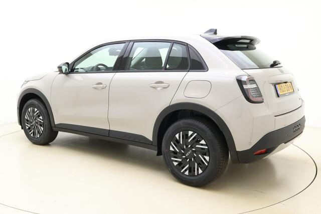 Fiat 600 1.2 Hybrid Urban 136 PK | Navigatie | Keyless | Climate control | Lichtmetalen velgen | Parkeersensoren | Camera