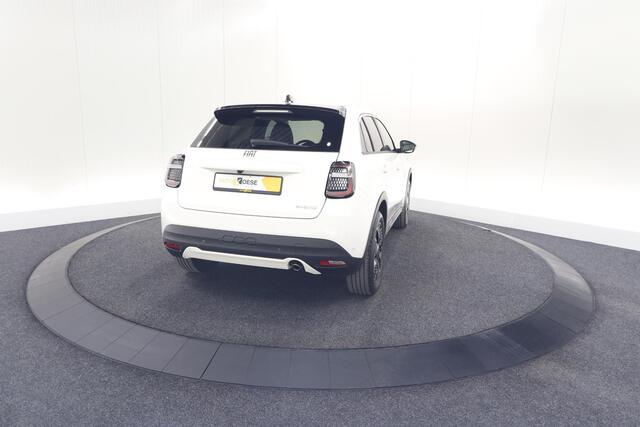 Fiat 600 1.2 Hybrid 100 DCT6 La Prima | Camera | Adaptieve Cruise Control | Dodehoekdetectie | Stoelverwarming