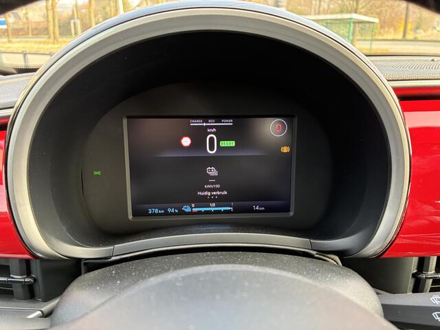 Fiat 600 600e RED 54 kWh | Climate control | Apple Carplay/Android Auto | Parkpilot | Cruise control | Keyless start | Volledig Digitaal instrumentenpaneel