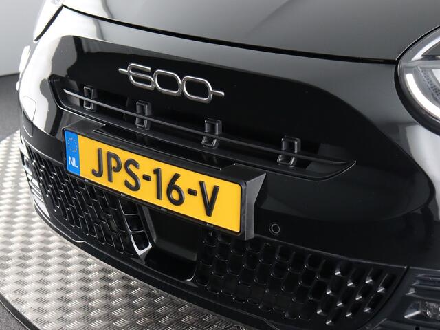 Fiat 600 1.2 Hybrid La Prima (Massage / Leder / 360 Cam / Navi / ACC / Elek. achterklep / 18'')