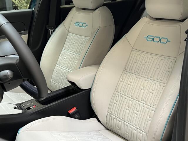 Fiat 600 600e La Prima 54 kWh * * ALL-IN PRIJS * FABRIEKSGARANTIE