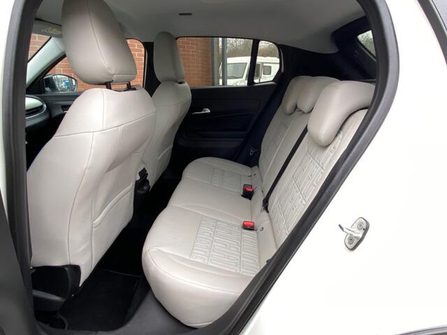 Fiat 600 1.2 HYBRID LA PRIMA NAV ADAP-CRUISE CAMERA STOELVW CARPLAY LMV