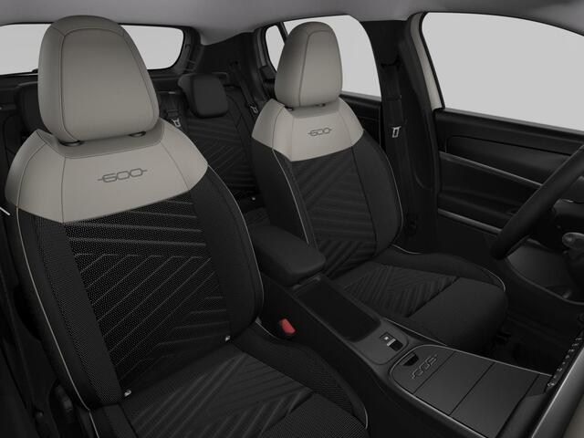 Fiat 600 1.2 145pk Hybrid ICON