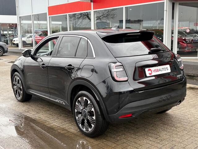 Fiat 600 1.2 HYBRID LA PRIMA 110PK AUT. LEER NAVI CAMERA CARPLAY AIRCO