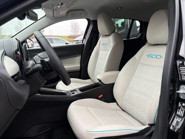 Fiat 600 1.2 HYBRID LA PRIMA 110PK AUT. LEER NAVI CAMERA CARPLAY AIRCO