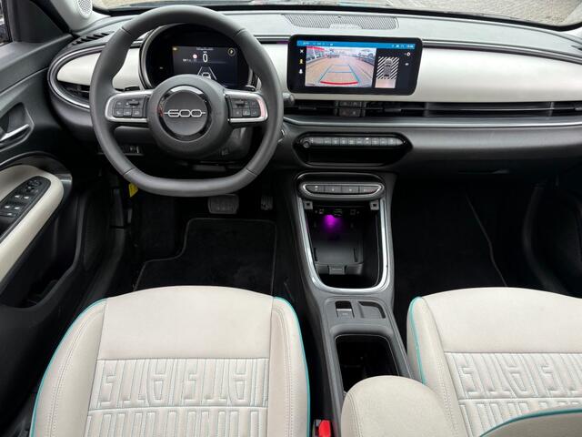 Fiat 600 1.2 HYBRID LA PRIMA 110PK AUT. LEER NAVI CAMERA CARPLAY AIRCO