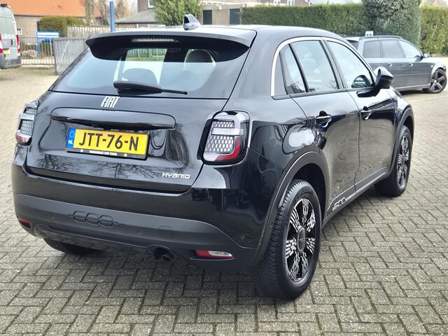 Fiat 600 1.2 Hybrid Urban AUTOMAAT / CLIMATE CONTROL/STOEL VERWARMING/CRUISE CONTROL