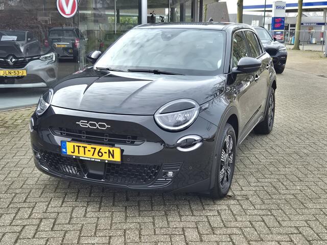 Fiat 600 1.2 Hybrid Urban AUTOMAAT / CLIMATE CONTROL/STOEL VERWARMING/CRUISE CONTROL