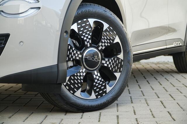 Fiat 600 1.2 Hybrid 145 PK La Prima | Navi | Camera | Carplay