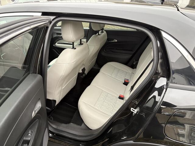 Fiat 600 1.2 Hybrid La Prima AUTOMAAT