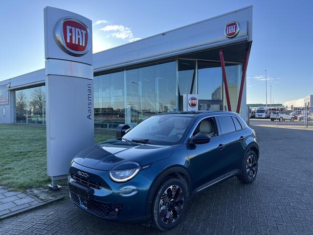 Fiat 600 1.2 Hybrid La Prima | Full option | Camera | Stoelverwarming | Leder | Carplay | Massage | Droneview | LED