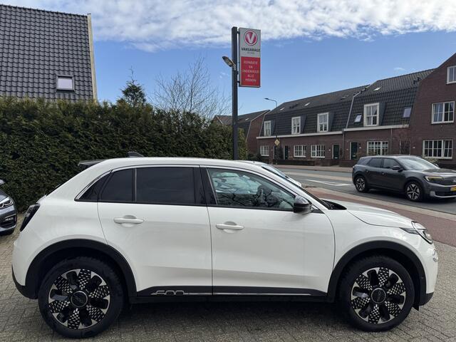 Fiat 600 1.2 Hybrid La Prima Aut., Camera | Leer | Navi & CarPlay