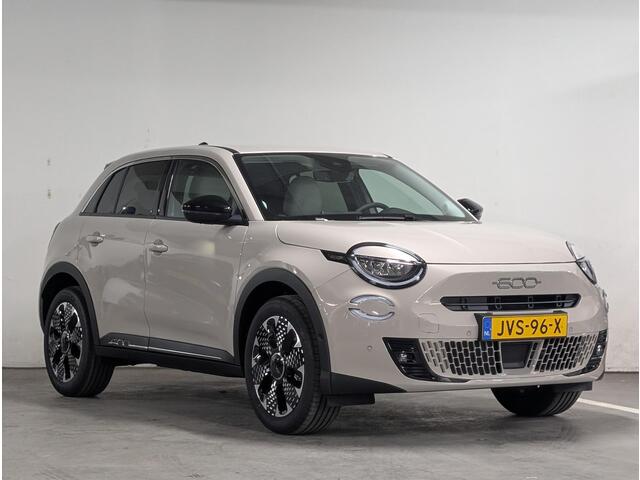 Fiat 600 600e La Prima EV 54kWh 156pk | CAMERA | STOELVERW. | NAVI | APPLE CARPLAY / ANDROID AUTO | KEYLESS ENTRY + START |