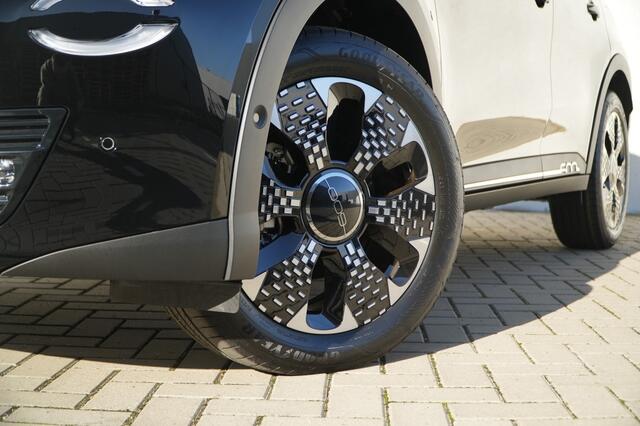 Fiat 600 1.2 Hybrid 110 PK La Prima | Navi | Camera | Carplay | Leder