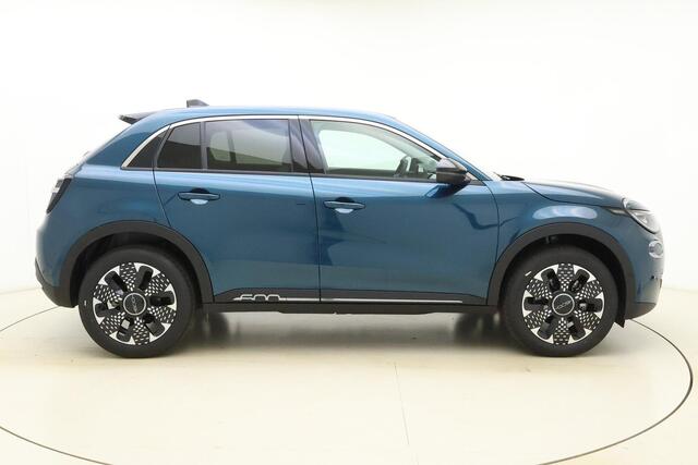 Fiat 600 600e La Prima 54 kWh | Camera | Lederen bekleding | Stoelverwarming | 18'' lichtmetalen velgen | Elektrische achterklep | LED verlichting | Keyless