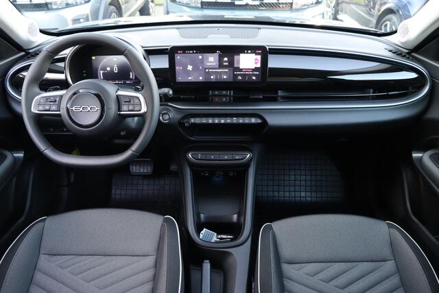 Fiat 600 1.2 Hybrid Automaat Urban | Stoelverwarming | 360 Camera | Carplay | Keyless