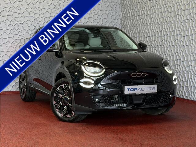 Fiat 600 1.2 HYBRID LA PRIMA CAMERA CARPLAY ADAP.CRUISE STOELVERW. ELEK.KLEP LEER MASSAGE ELEK.STOEL 18''LMV ? Top Auto Fiat Wijchen , 30 Jaar ervaring in Fiat , Wij leveren de : Icon / La Prima / Pop / Sport . Urban / Benzine / Hybrid . Met Fabrieksgarantie ?
