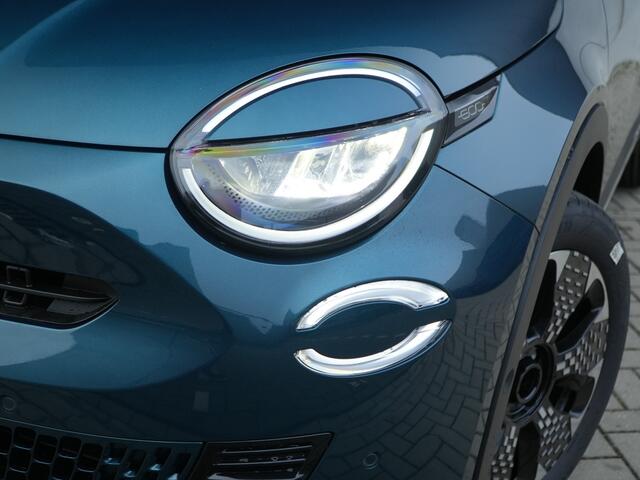 Fiat 600 1.2 Hybrid 110 PK La Prima | Navi | Camera | Carplay | Leder