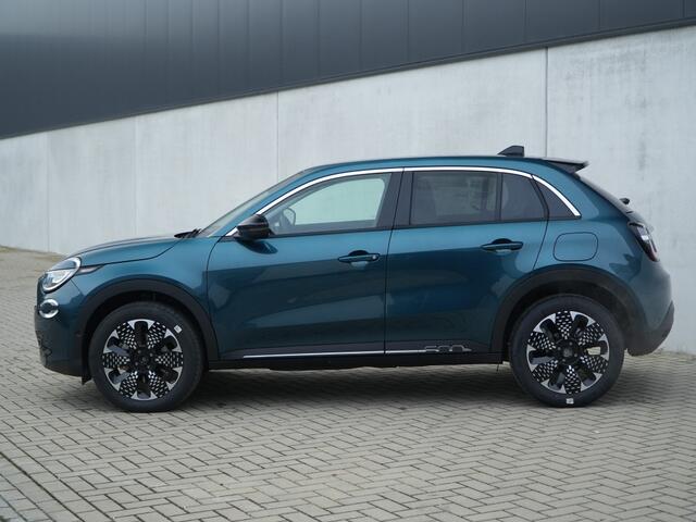 Fiat 600 1.2 Hybrid 110 PK La Prima | Navi | Camera | Carplay | Leder