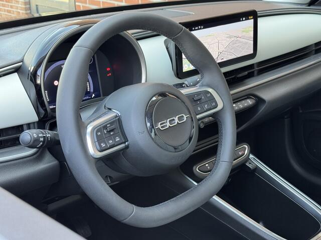 Fiat 600 1.2 Hybrid La Prima NAV ADAP-CRUISE CAMERA STOELVW CARPLAY LMV
