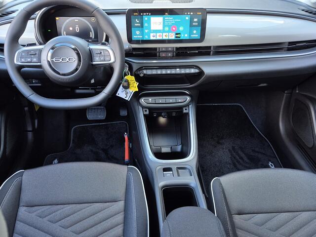 Fiat 600 1.2 Hybrid ICON 145pk Pracht model nrm demo