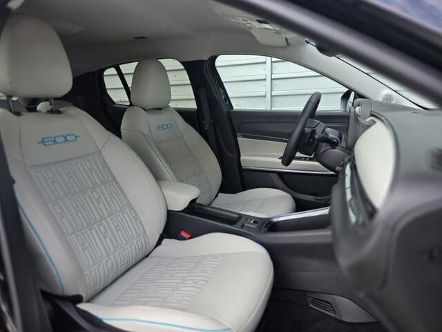 Fiat 600 105PK Hybrid La Prima | Massagestoel | Leder | Full options |