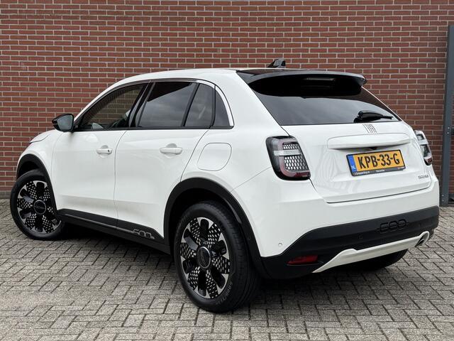 Fiat 600 1.2 Hybrid La Prima NAV ADAP-CRUISE CAMERA STOELVW CARPLAY LMV