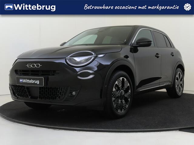 Fiat 600 1.2 Hybrid La Prima | Stoelverwarming | Elek. Achterklep | Camera | 136PK |