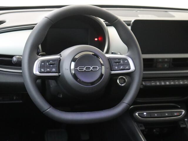 Fiat 600 1.2 Hybrid La Prima | Stoelverwarming | Elek. Achterklep | Camera | 136PK |
