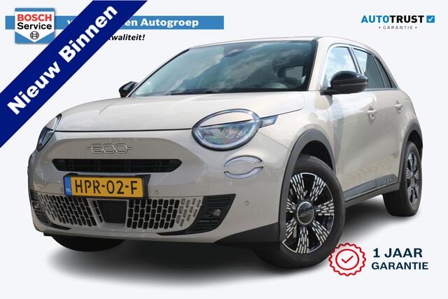 Fiat 600 1.2 Hybrid Urban | Incl. 12 maanden garantie | Stoelverwarming | Cruise Control | Apple Carplay/Android Auto | Parkeersensoren | Parkeercamera | Navigatie |