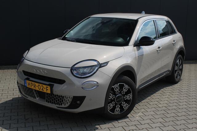 Fiat 600 1.2 Hybrid Urban | Incl. 12 maanden garantie | Stoelverwarming | Cruise Control | Apple Carplay/Android Auto | Parkeersensoren | Parkeercamera | Navigatie |