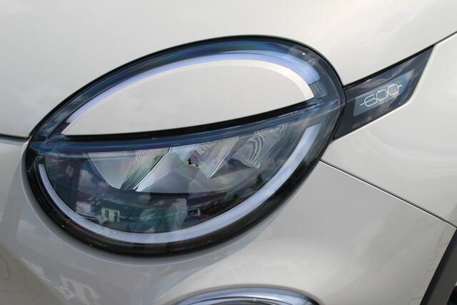 Fiat 600 1.2 Hybrid Urban | Incl. 12 maanden garantie | Stoelverwarming | Cruise Control | Apple Carplay/Android Auto | Parkeersensoren | Parkeercamera | Navigatie |
