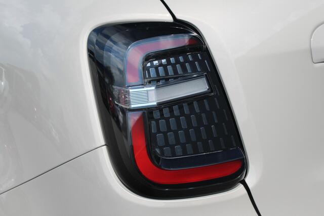Fiat 600 1.2 Hybrid Urban | Incl. 12 maanden garantie | Stoelverwarming | Cruise Control | Apple Carplay/Android Auto | Parkeersensoren | Parkeercamera | Navigatie |