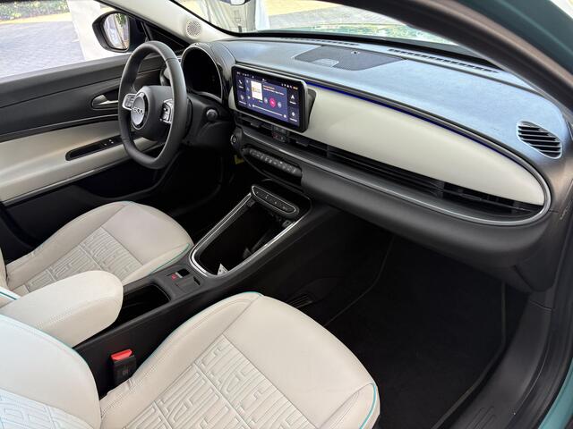 Fiat 600 1.2 Hybrid La Prima Achteruitrijcamera - Apple carplay - Airco - parkeersensoren - Navigatie - Dodehoek detector - Draadloze telefoonoplader - Stoelverwarming - Voorstoelen met massagefunctie - Bluetooth - Cruise control - Keyless start and entry - Led ve