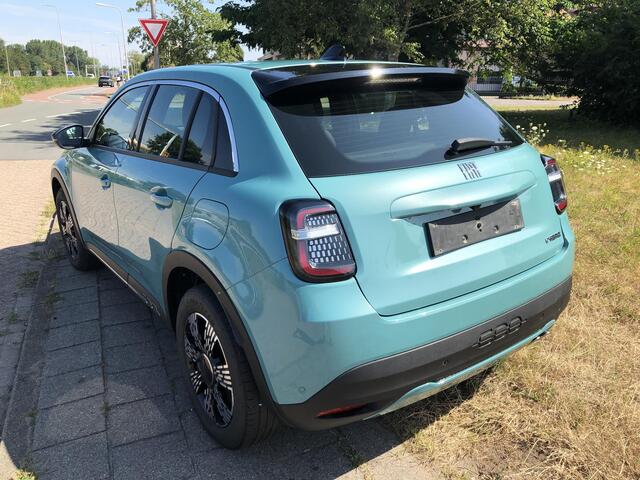 Fiat 600 1.2 145 PK Hybrid Icon AUTOMAAT|NAVI|CLIMATE|APPLE/ANDROID|PDC|17"
