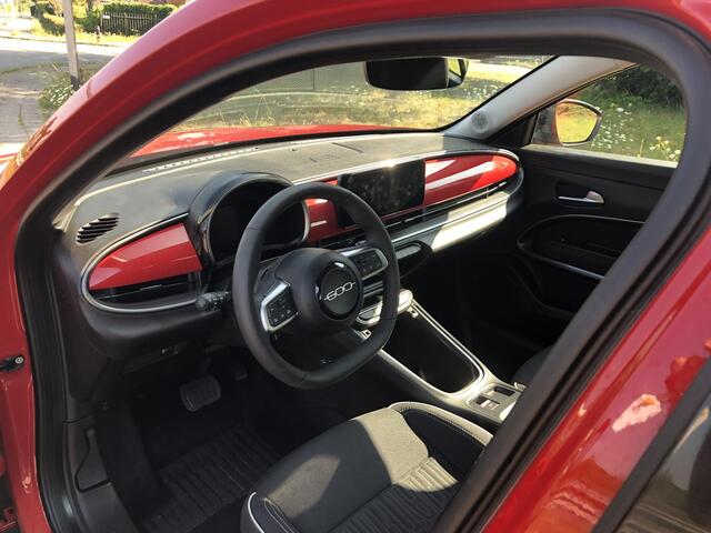 Fiat 600 1.2 145 pk Hybrid Icon AUTOMAAT|NAVI|CLIMATE|APPLE/ANDROID|PDC|17"