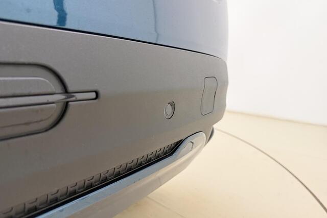 Fiat 600 600e La Prima 54 kWh | ¤ 1.100,- demo-voordeel | Navigatie | Achteruitrijcamera | Elektrische achterklep | Keyless | Massagestoel | Stoelverwarming | 18" Lichtmetalen velgen