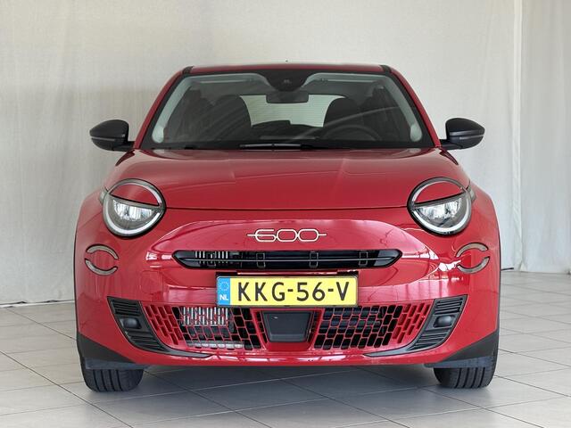 Fiat 600 1.2 Hybrid Urban | Apple-Android | Parkeersensor achter | Cruise control