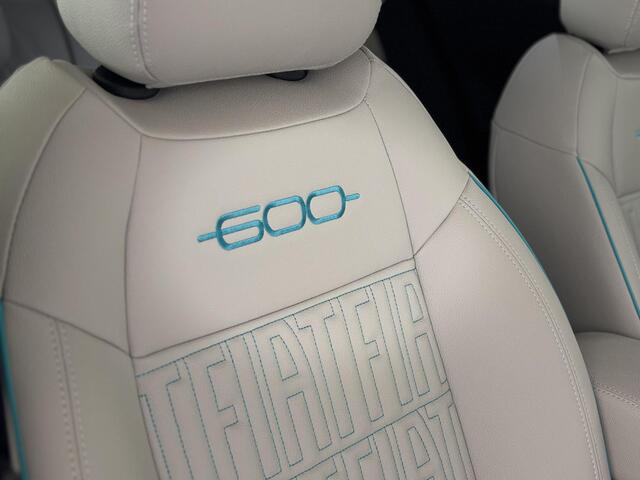 Fiat 600 600e La Prima 54 kWh | Registratie korting! | Apple/Android | Keyless