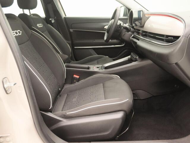 Fiat 600 1.2 Hybrid Urban Camera | Navigatie | Climate control | 17" Lichtmetalen velgen