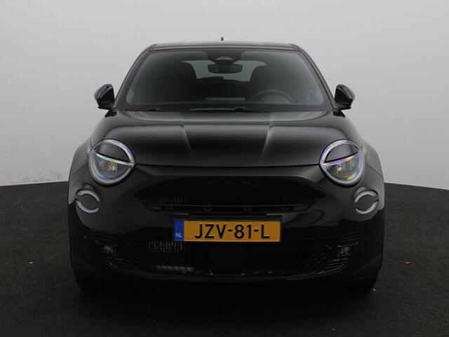 Fiat 600 1.2 Hybrid Sport | Alcantara | Stoelverwarming | Navigatie | Camera