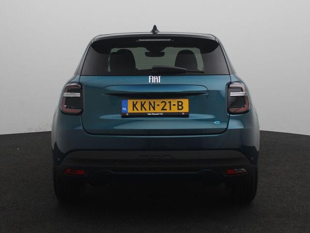 Fiat 600 600e La Prima 54 kWh | Tot 8 jaar garantie | Demo |