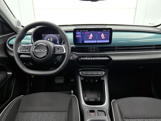 Fiat 600 1.2 Hybrid Urban Camera | Navigatie | Climate control | 17" Lichtmetalen velgen