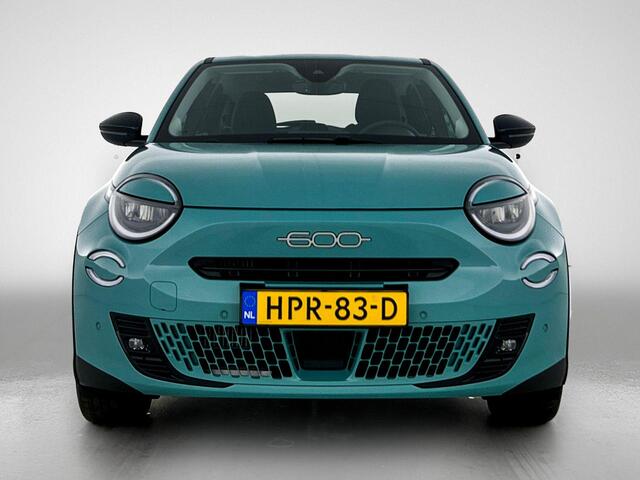 Fiat 600 1.2 Hybrid Urban Camera | Navigatie | Climate control | 17" Lichtmetalen velgen