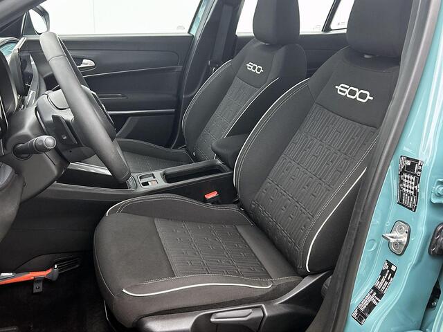 Fiat 600 1.2 Hybrid Urban Camera | Navigatie | Climate control | 17" Lichtmetalen velgen