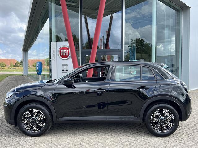 Fiat 600 1.2 Hybrid Icon | 8 Jaar garantie | Camera | Stoelverwarming | Navi | All season banden